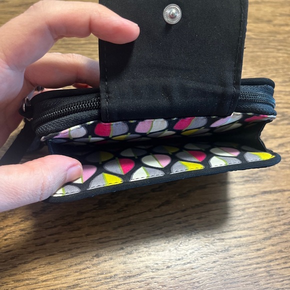 Vera Bradley black quilted zip around Small Clutch Wallet Cardholder wrist strap - Picture 2 of 8